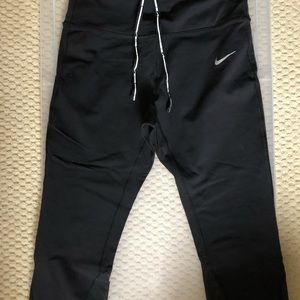 Nike Dry Fit Cropped Leggings